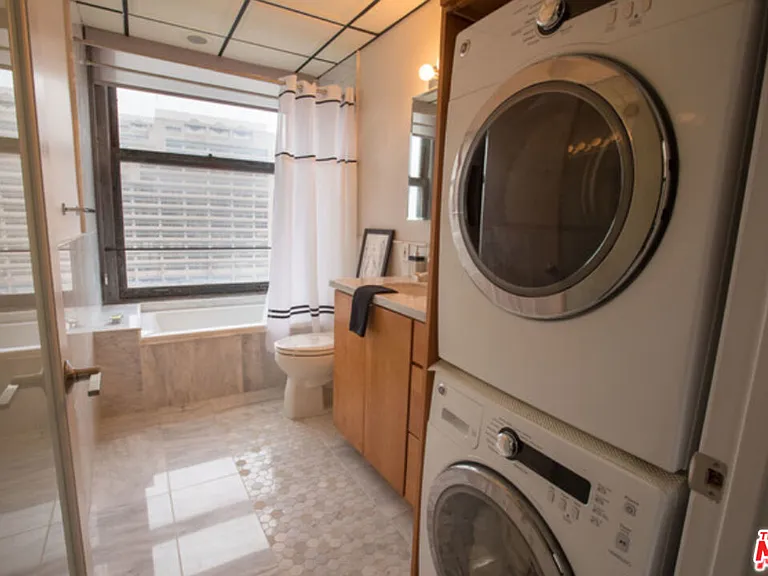 108 W 2nd St #808 — Photo 10