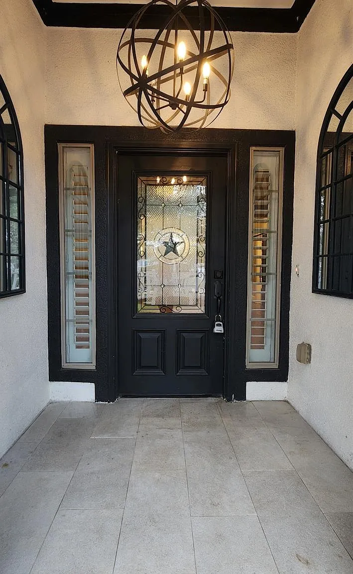 3 bed, 2.5 bath, 2200 sqft, $2,500 — Photo 2
