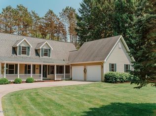 3247 Lorrimar Ln, Saugatuck, MI 49453