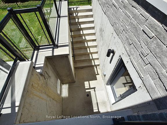 5th image of 117 Cattail Cres