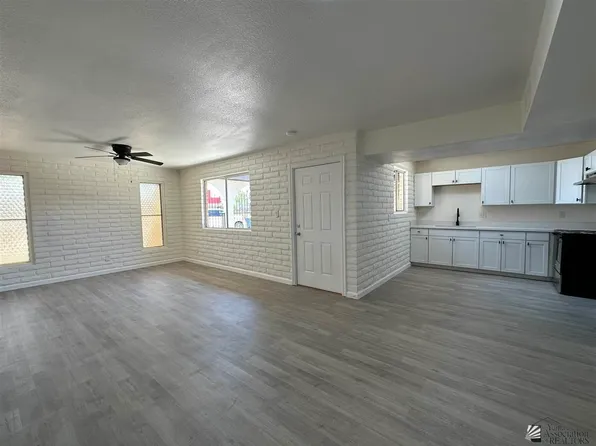 2124 S 11th Ave, Yuma, AZ 85364