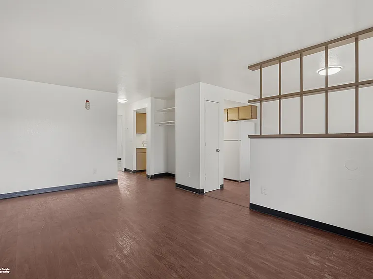 415 N Bragaw — Photo 21