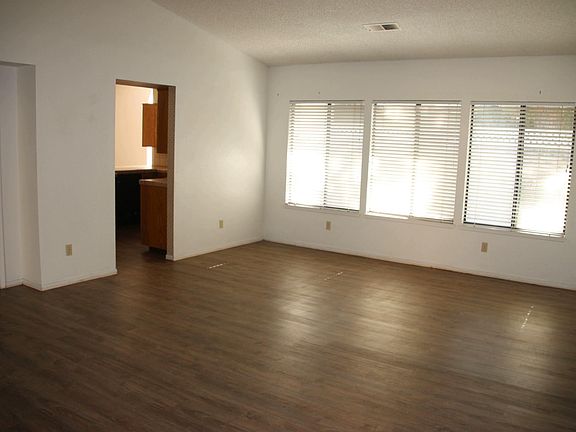 5th image of 1836 S Cain St