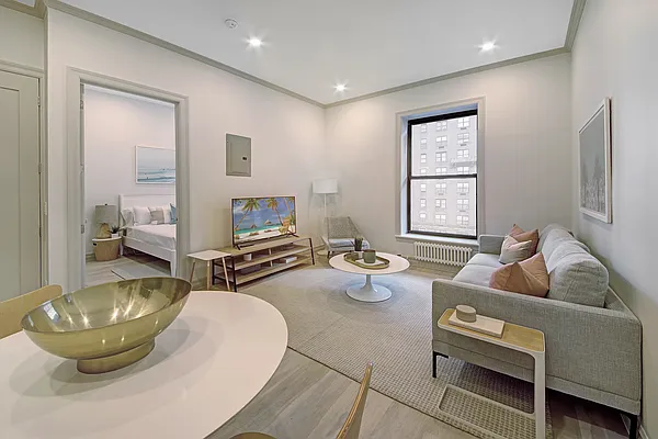 Rented by Bond New York | media 1