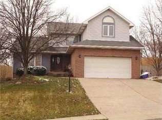 608 Hemlock Rd, Coraopolis, PA 15108