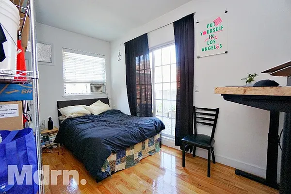 Rented by Mdrn Residential | media 30