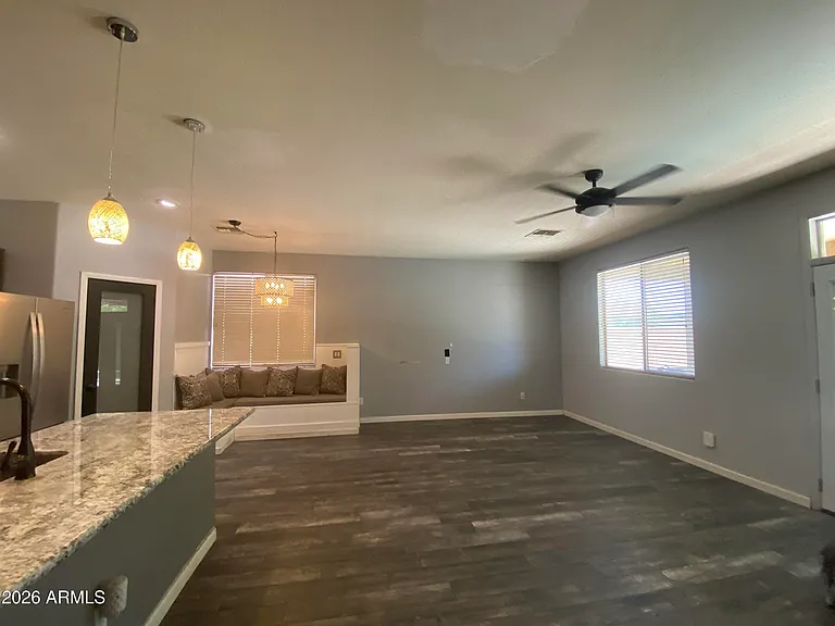 7721 S 68th Dr — Photo 3
