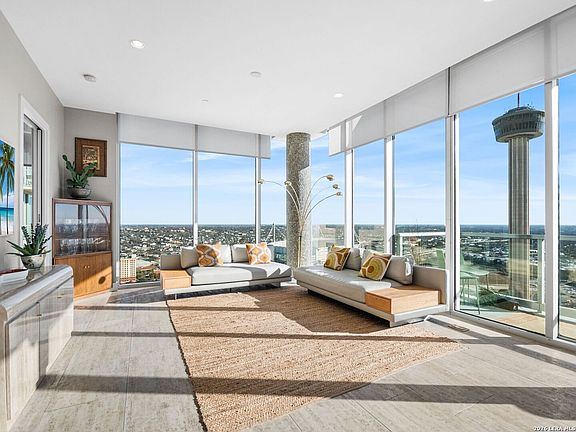 4th image of 610 E Market UNIT 2807