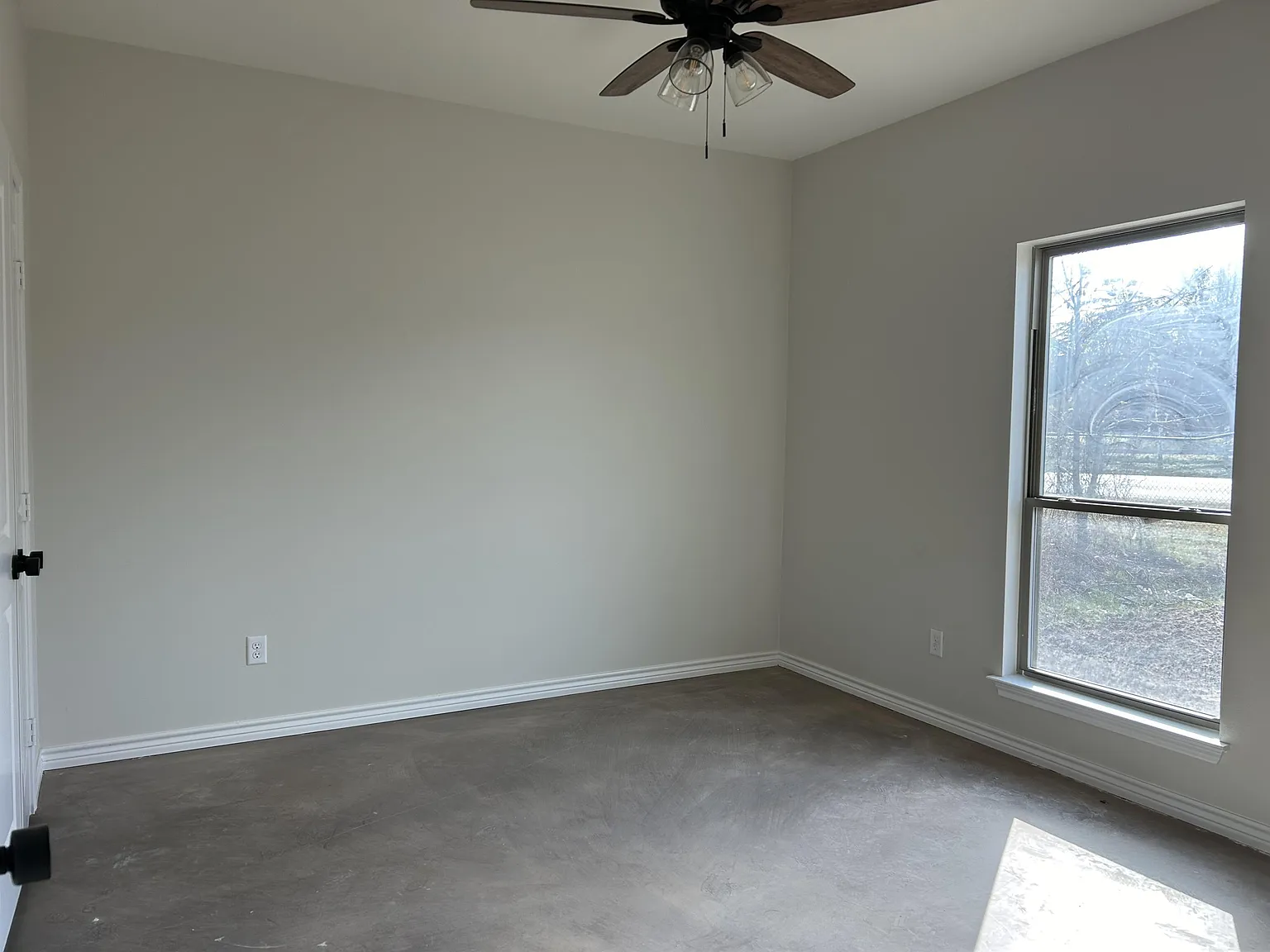 1604 New England Road - adv 3 bed - 0 — Photo 4