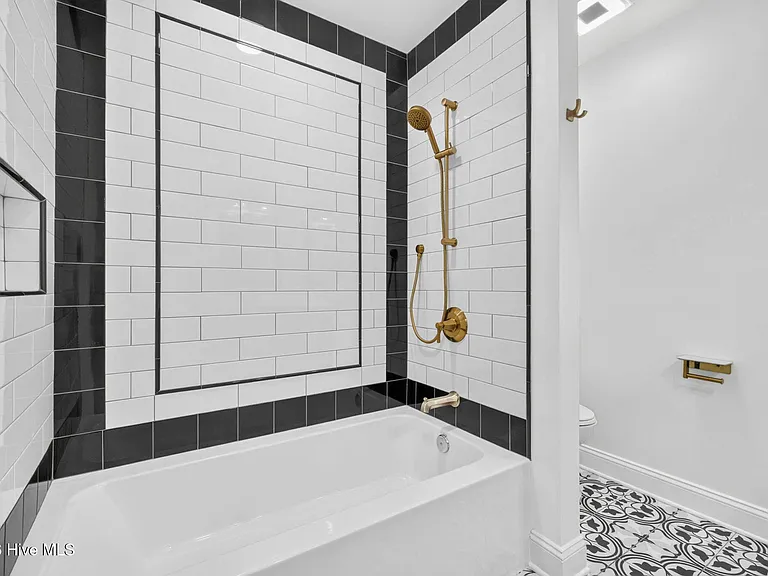 8305 Bald Eagle Ln — Photo 37