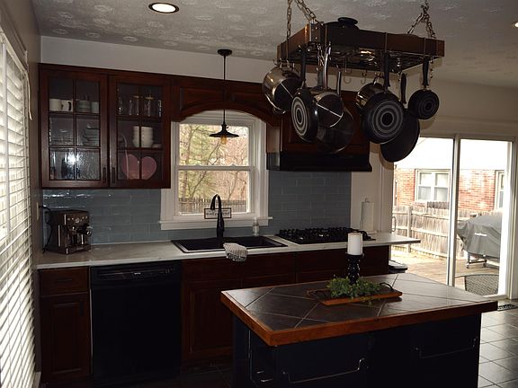 4th image of 6016 Feltman Dr