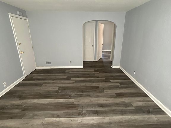 5th image of 333 E Bruce Ave