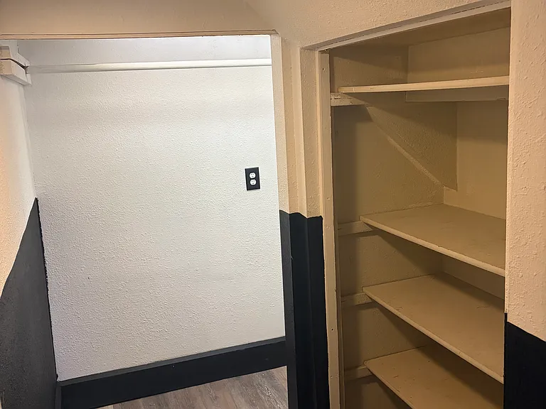 5653 Walter Ave — Photo 15