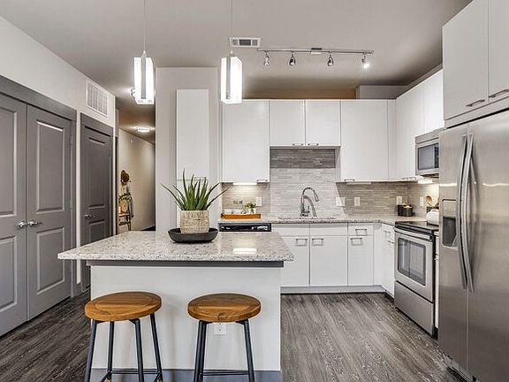 2nd image of 3330 Oak Lawn Ave #259