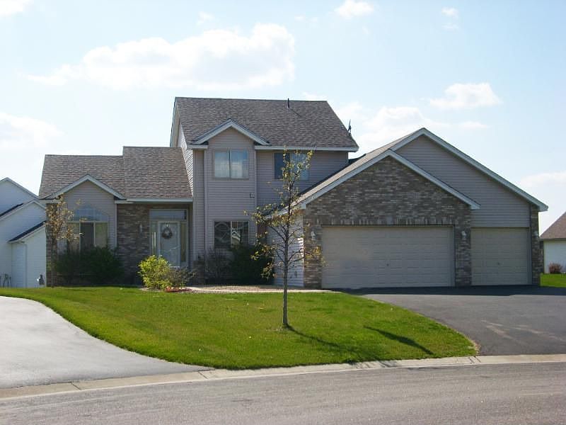 2nd image of 10013 Oakwood Ct N