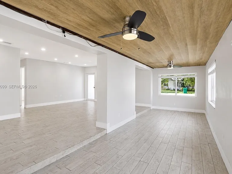 6511 SW 44th St — Photo 11