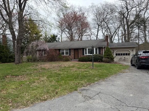 21 Pridemark Ln, Attleboro, MA 02703