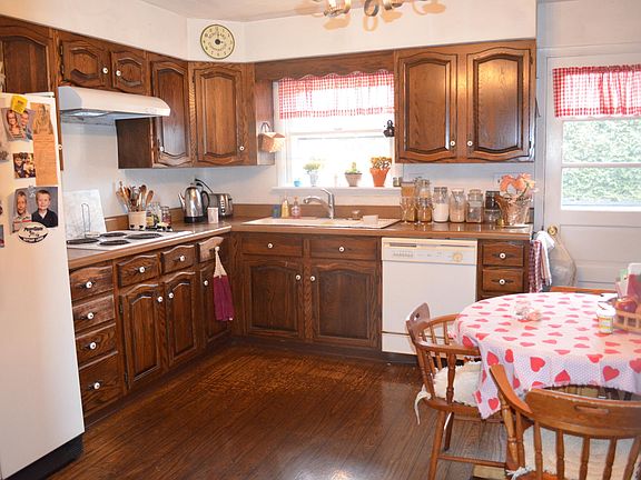 2nd image of 1865 Beauty Ave