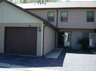 150 Eagle Point Rd, Fox Lake, IL 60020