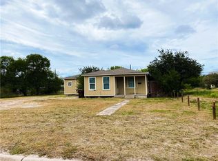 176 W D Ave, Kingsville, TX 78363