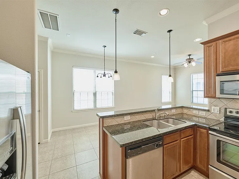 2726 Misty Heath Ln — Photo 9