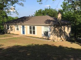 515 Holiday Dr, Jefferson City, MO 65101
