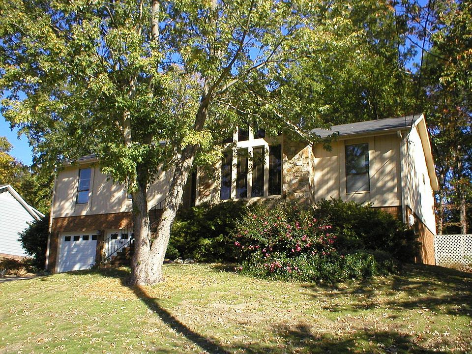 Front View of 243 Cambo Drive