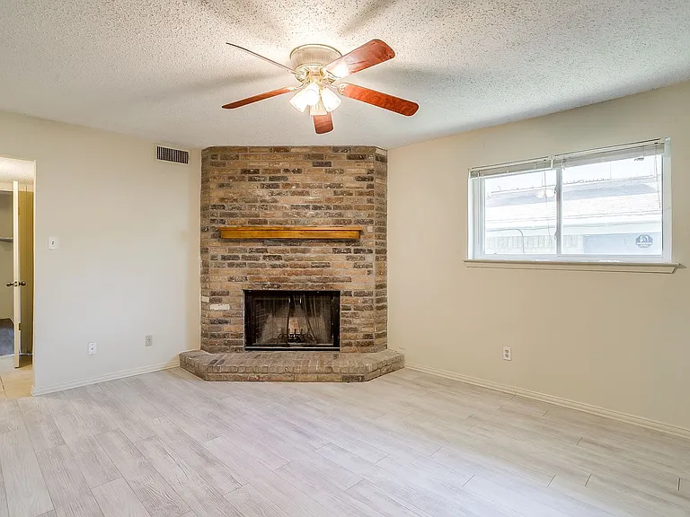 127 Allencrest Dr — Photo 6