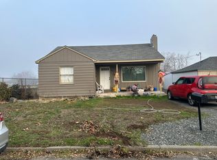 907 S 8th Ave, Yakima, WA