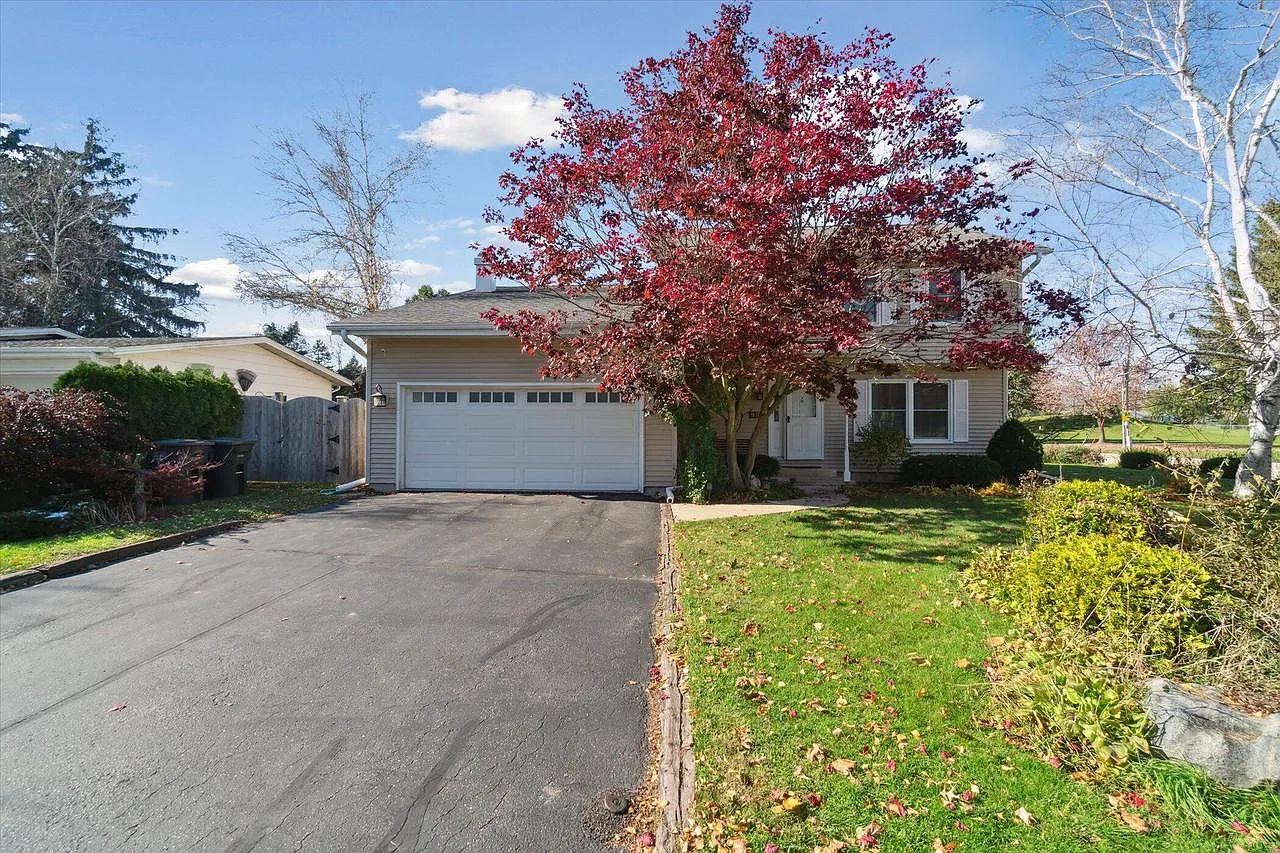 1010 Bonnie Brae LANE photo 1