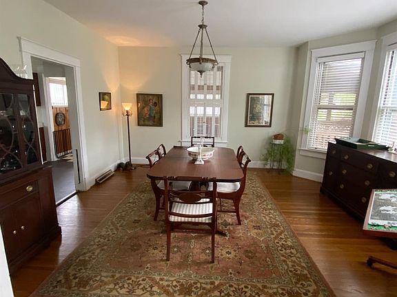 3rd image of 129 Laurel Ave