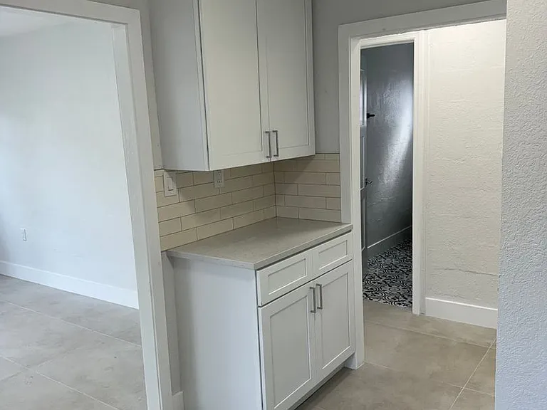 2300 E Crystal Lake Ave — Photo 4