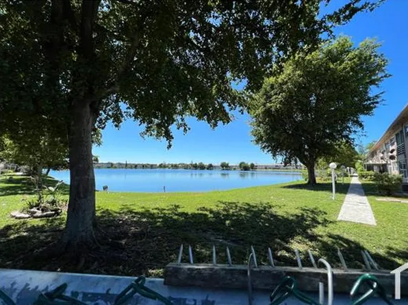 300 NE 191st St APT 206, Miami, FL 33179