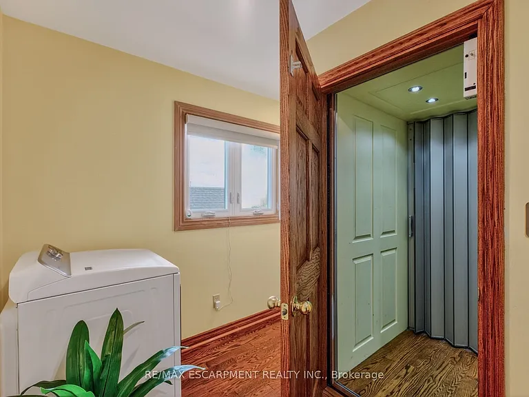 41 Candor Cres — Photo 34