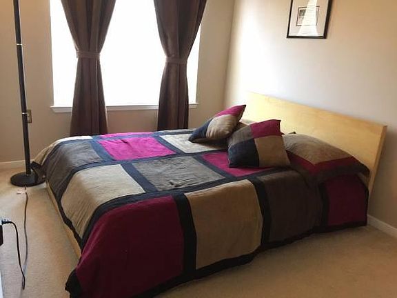 2nd Bedroom (of 3, linens not included)