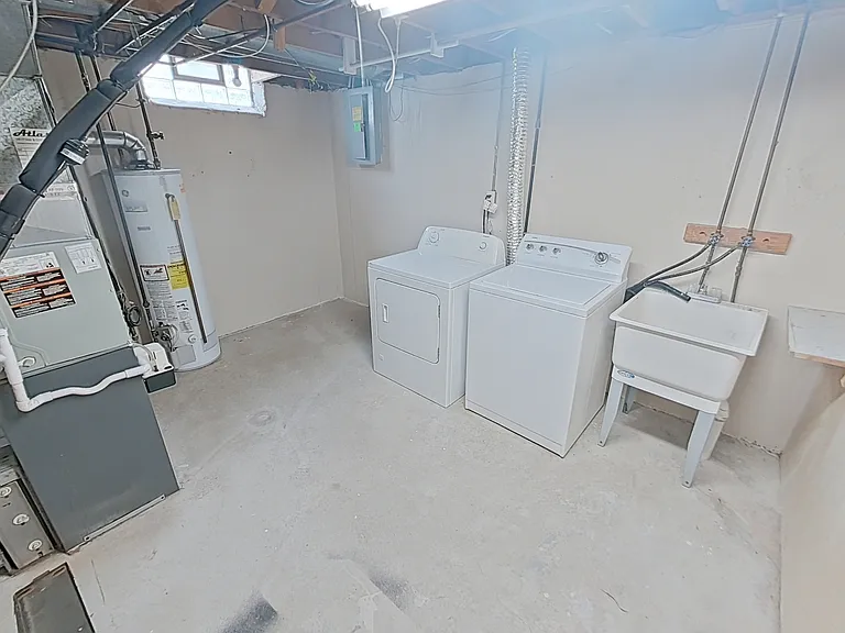 13806 Hartill Ave — Photo 10