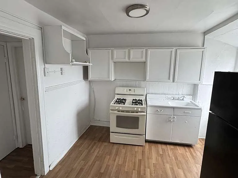 308 Bessemer Ave #3 — Photo 4
