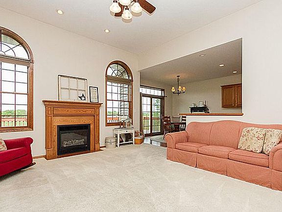 2nd image of 3108 White Oak Dr
