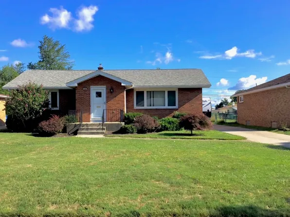 34 Siegfried Dr, Williamsville, NY 14221