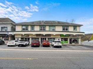 581 High Mountain Rd APT 3, Haledon, NJ 07508