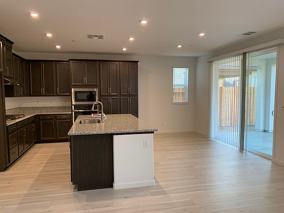 3rd image of 6081 Summerwind Dr