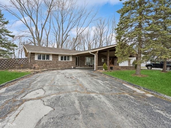 24254 S Volbrecht Rd, Crete, IL 60417