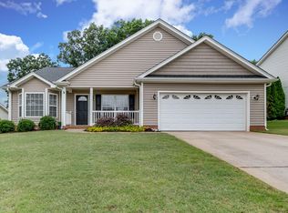 107 Feldspar Ln, Greer, SC 29650