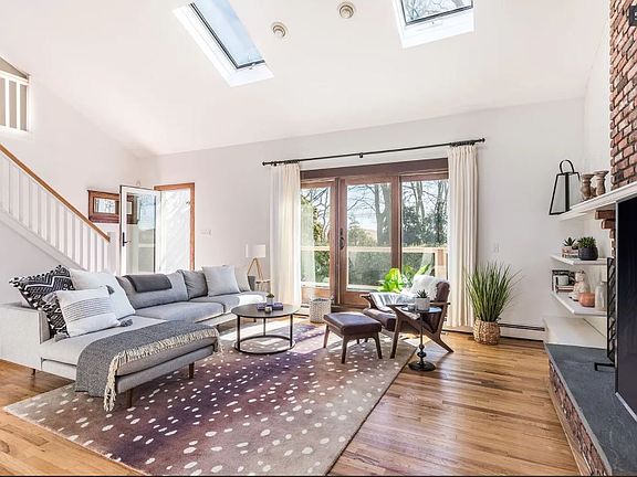 4th image of 343 Sebonac Rd