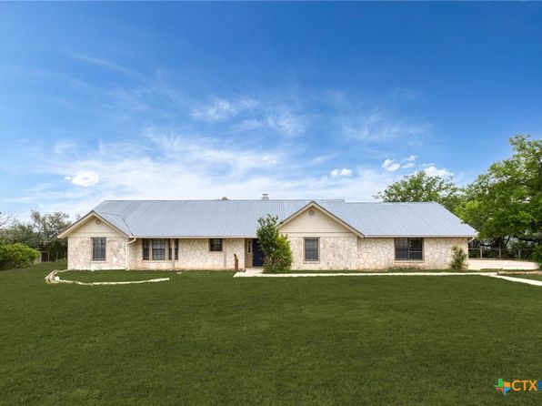 3010 Skyline Dr, Canyon Lake, TX 78133