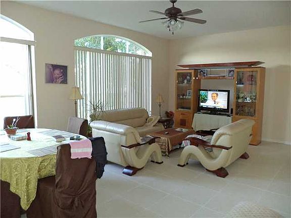5th image of 3740 Sw 51 Street