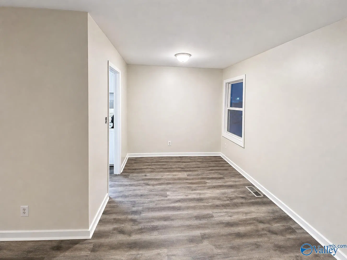 3 bed, 1.5 bath, 1244 sqft, $1,550 — Photo 3