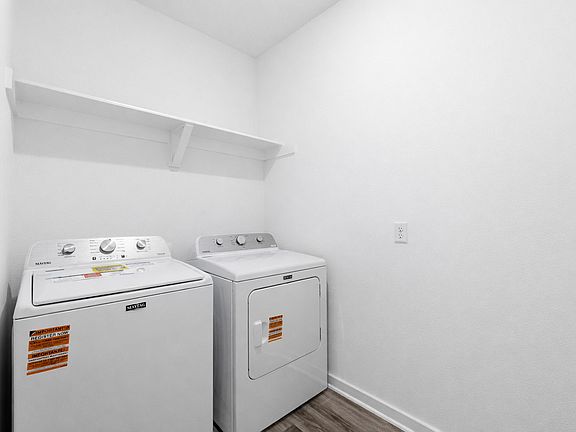 3rd image of 446 W Taverner Xing