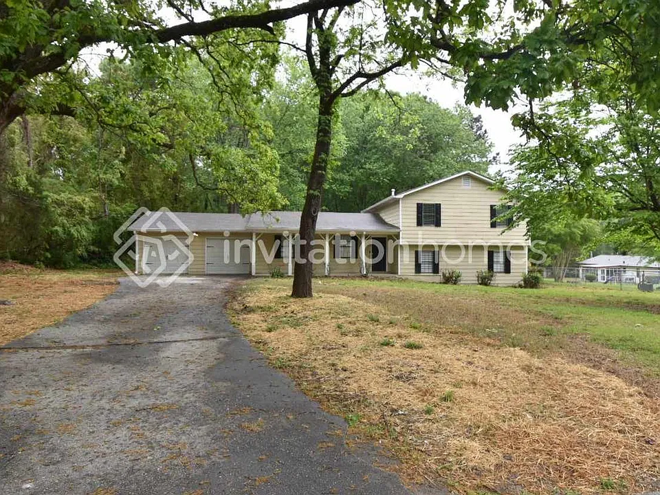 3300 Grand Central Dr