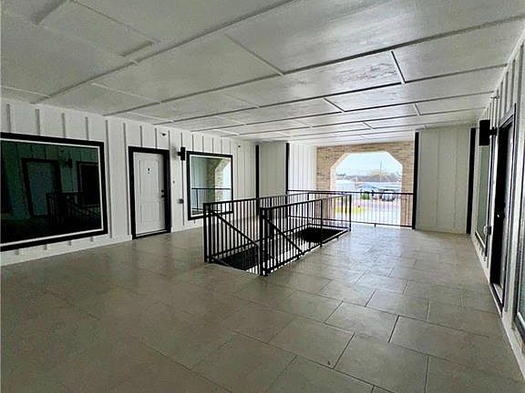 3rd image of 716 Ragland St Unit 8